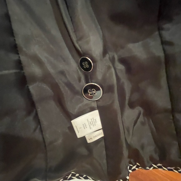 New York and Company Blazer !  Deep Navy and White Geometric Print -2 Button - Picture 10 of 13